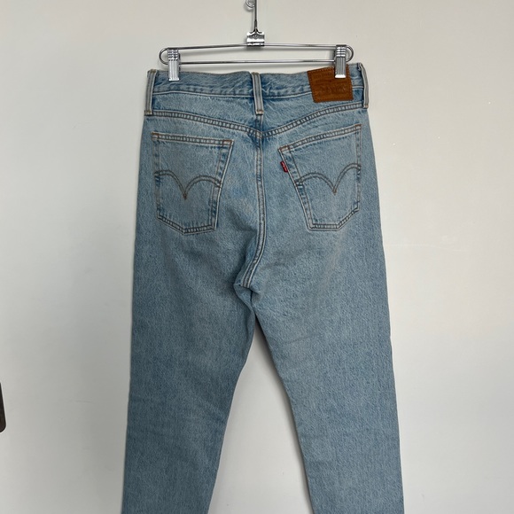 Levis wedgie light wash - size 27 - Picture 6 of 7